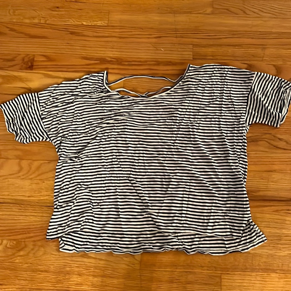 Like new striped roomy T-shirt with crisscrossed back size XL